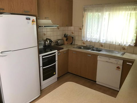 Lakeside Chalet & Studio - Lennox Head Accommodation 1