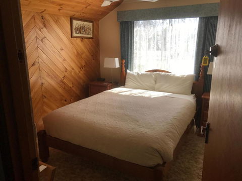 Lakeside Chalet & Studio - Lennox Head Accommodation 6