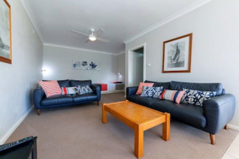Quarterdeck, Unit 1/ 12 Magnus Street - Lennox Head Accommodation 0