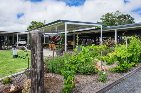 Granite Belt Motel - Lennox Head Accommodation 1