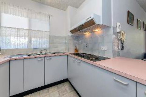 2 Bedroom Apartment Gretel Lodge Unit 4 - Lennox Head Accommodation 4