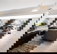 Cornish Hill House - Lennox Head Accommodation