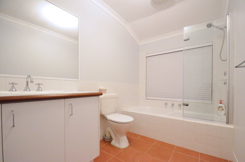 Halcyon Daze - Lennox Head Accommodation 0