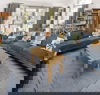 'Matilda' - Spacious  centrally located with great lake views - Lennox Head Accommodation