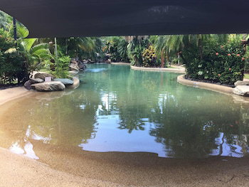 Cairns Golf Course Apartment - Lennox Head Accommodation 1