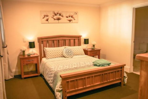 Oak Tree Cottage - Mundaring - Lennox Head Accommodation 0