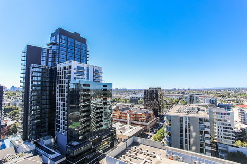 Urban Oasis - Designed Service Apartment - Lennox Head Accommodation 5