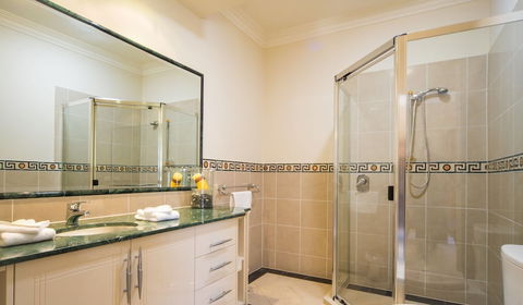 LUXE At Sanctuary Cove - Lennox Head Accommodation 2