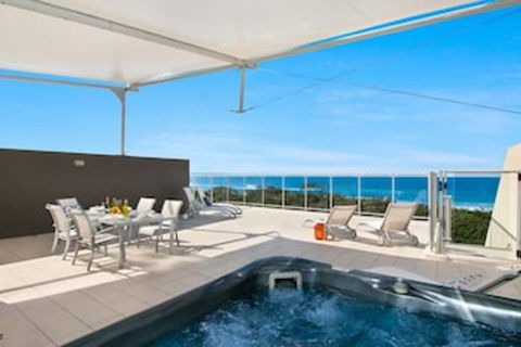 LUXURY BALE PENTHOUSE & JACUZZI SPA 1328 NORTH CULTURE - Lennox Head Accommodation 0