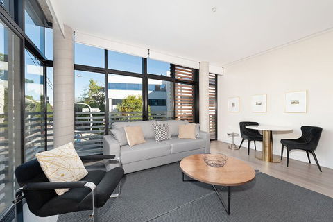 Uber Chic Newtown Designer Pad H392 - Lennox Head Accommodation 2