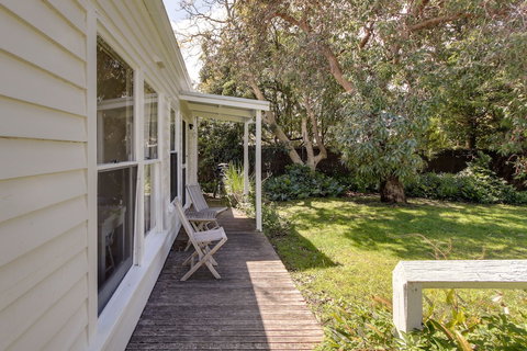 Heronswood Cottage - Lennox Head Accommodation 6