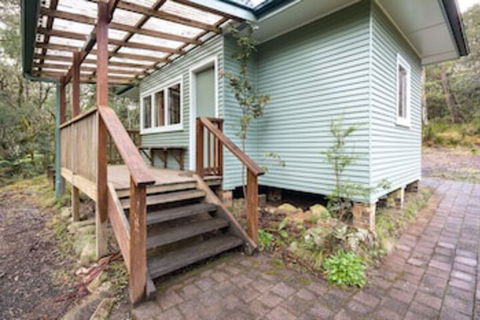 Toms Cabin - Lennox Head Accommodation 0