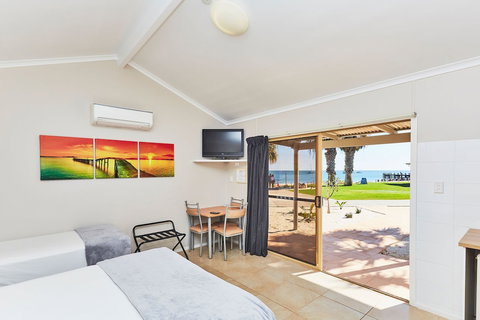 RAC Monkey Mia Dolphin Resort - Lennox Head Accommodation 6