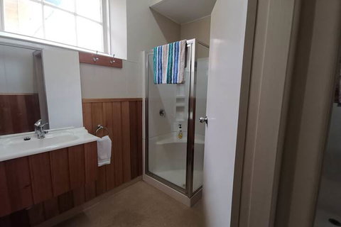 Mickey Bourke's Koroit Hotel - Lennox Head Accommodation 6