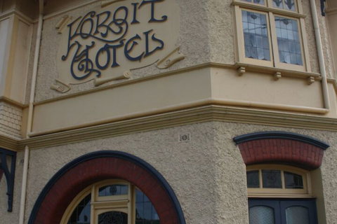 Mickey Bourke's Koroit Hotel - Lennox Head Accommodation 4