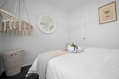 AUJOY 4 Bed Townhouse Burwood 2 - Lennox Head Accommodation 5