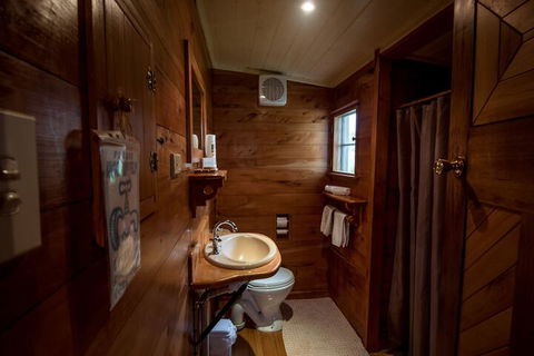 Guide Falls Cottage - Lennox Head Accommodation 2
