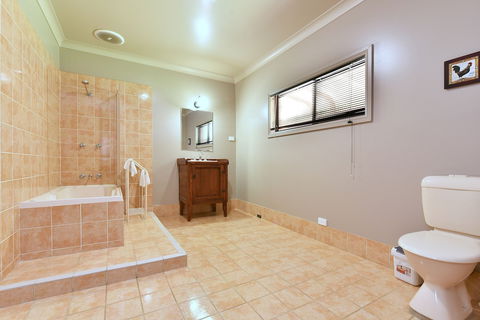 Ironstone Estate - Lennox Head Accommodation 4