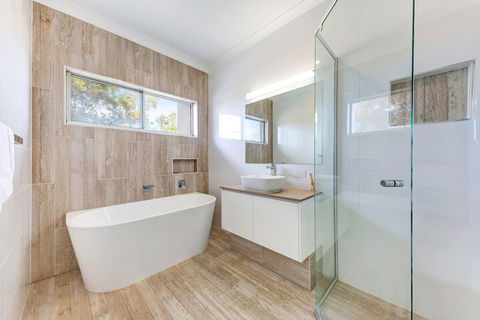 Panoramic And Ocean Views - Lennox Head Accommodation 4