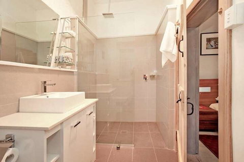 Robinson Cottage - Lennox Head Accommodation 7