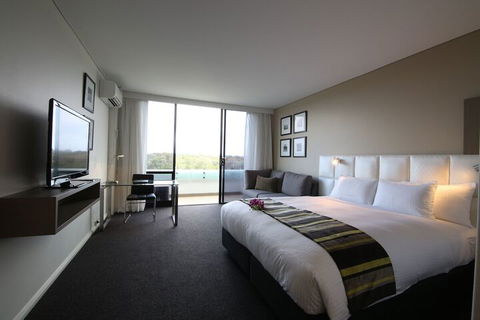 Holiday Inn Warwick Farm, An IHG Hotel - Lennox Head Accommodation 5