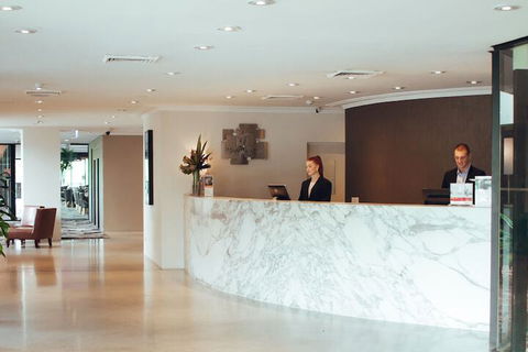 Holiday Inn Warwick Farm, An IHG Hotel - Lennox Head Accommodation 3