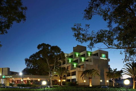 Holiday Inn Warwick Farm, An IHG Hotel - Lennox Head Accommodation 1