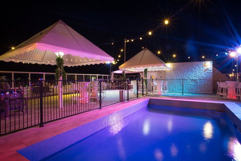 Gladstone Reef Hotel Motel - Lennox Head Accommodation 2