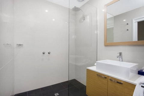 Mid City Warrnambool - Lennox Head Accommodation 3