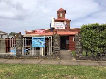 Warrnambool Beach Backpackers - Lennox Head Accommodation 1