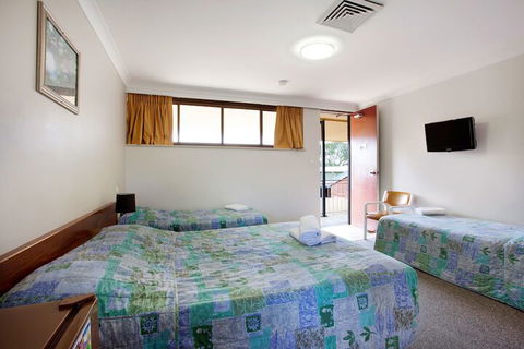 Vale Hotel - Lennox Head Accommodation 3