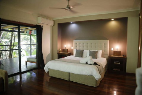 Treetops Retreat Cairns - Lennox Head Accommodation 3