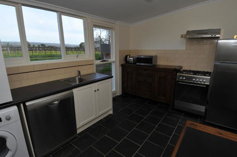 Peppermint Farm Cottage - Lennox Head Accommodation 4