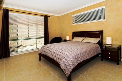 Dolphins 2 7 Commodore Crescent - Lennox Head Accommodation 2