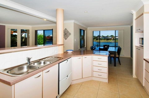 Dolphins 2 7 Commodore Crescent - Lennox Head Accommodation 6