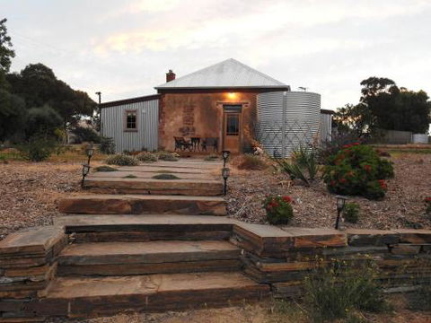 Cooks Cottage - Lennox Head Accommodation 1