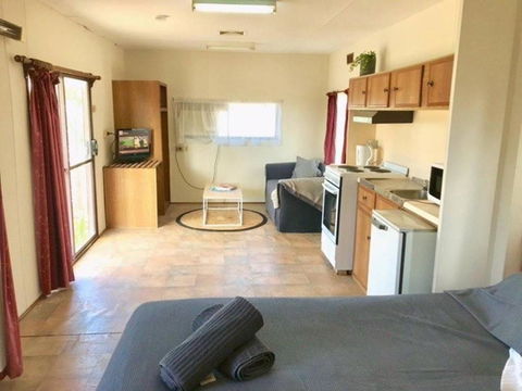 Cute Private Studio Flat With AIRCON! - Lennox Head Accommodation 3