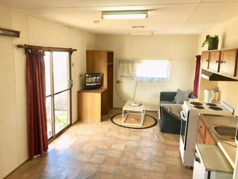 Cute Private Studio Flat With AIRCON! - Lennox Head Accommodation 4