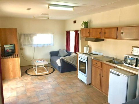 Cute Private Studio Flat With AIRCON! - Lennox Head Accommodation 6