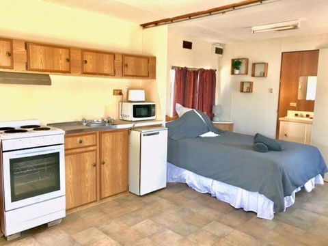 Cute Private Studio Flat With AIRCON! - Lennox Head Accommodation 1