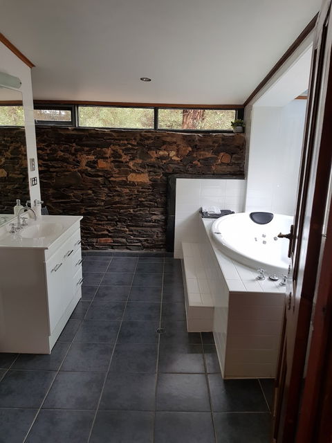 William Hunts Retreat Cypress Studio - Lennox Head Accommodation 4