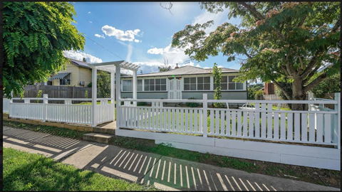 Donnelly House - Lennox Head Accommodation 1