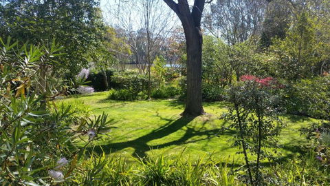 Lake House Benalla - Lennox Head Accommodation 3