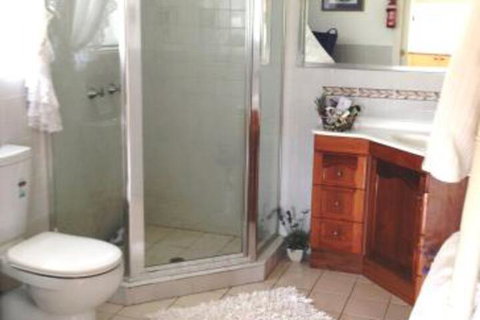 Milford Country Cottages - Lennox Head Accommodation 5