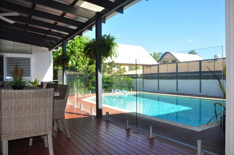 10 Double Island Drive Modern Family Home Centrally Located Swimming Pool & Outdoor Area - Lennox Head Accommodation 1
