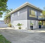 Middle Sea perfect for two families - Lennox Head Accommodation