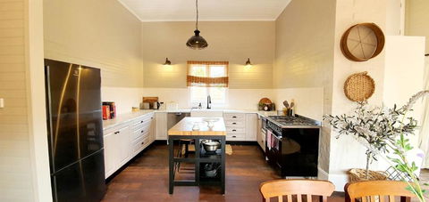 Galway - Lennox Head Accommodation 6