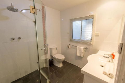 Bluff View River House Stunning Riverfront - Lennox Head Accommodation 5