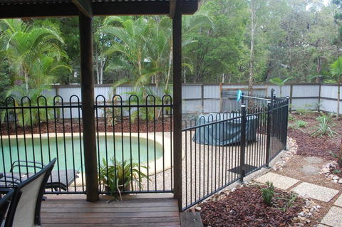 1 Naiad Court Lowset Family Home With Swimming Pool & Covered Deck. Pet Friendly - Lennox Head Accommodation 4