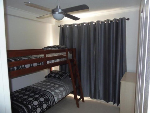 Palmgrove 2 Rainbow Beach Pet Friendly Fully Fenced Air Conditioned Five Minutes To Beach - Lennox Head Accommodation 5